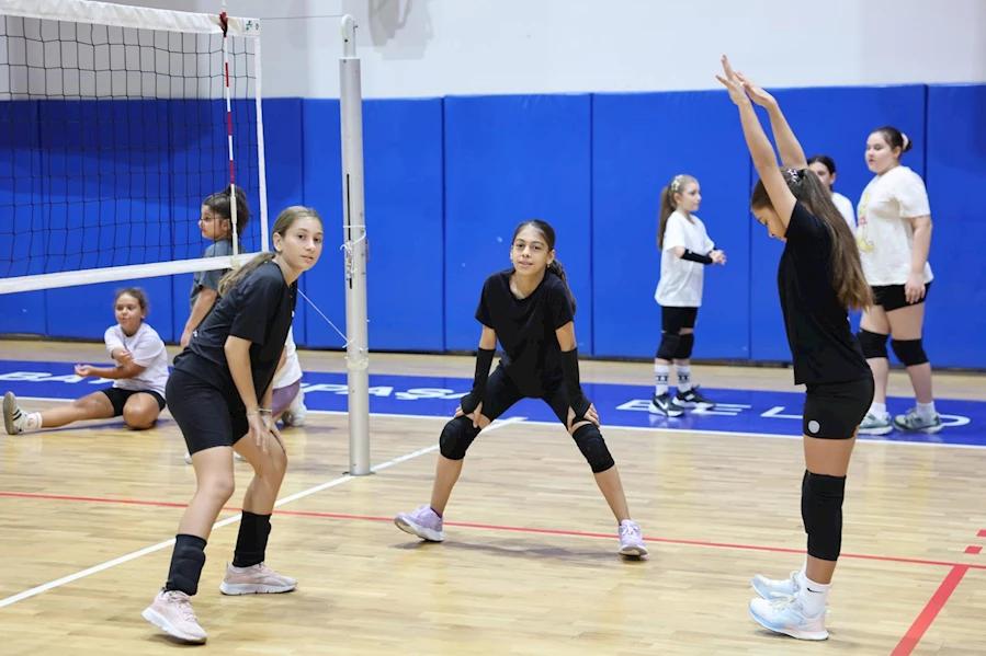 Why choose Pay It Forward volleyball training